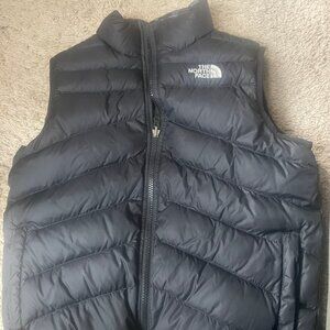 EUC - BOYS North Face Reversible Vest - 10/12